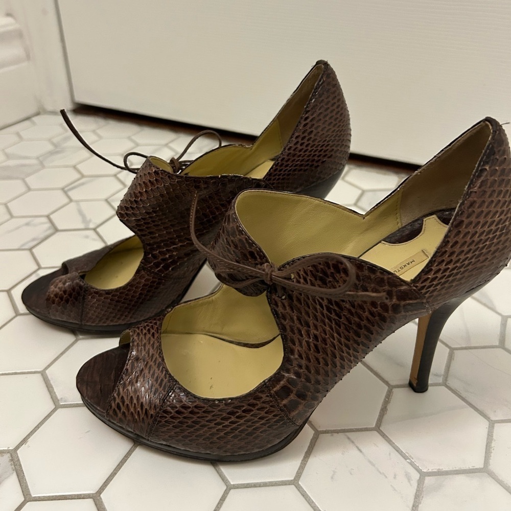 Max Studio Leather Tie-Up Peep-Toe Pumps, Sz 7.5